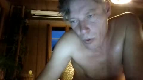 Snapshot of salsapaulus chatting on 04/16/26, 06:52 salsapaulus online show from 04/16/26, 06:52