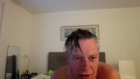 Snapshot of salsapaulus chatting on 04/26/26, 08:12 salsapaulus online show from 04/26/26, 08:12