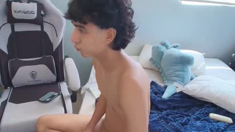 Snapshot of salvatore_montt chatting on 10/15/25, 07:03 salvatore_montt online show from 10/15/25, 07:03