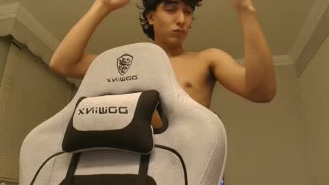 Snapshot of salvatore_montt chatting on 10/19/25, 04:13 salvatore_montt online show from 10/19/25, 04:13