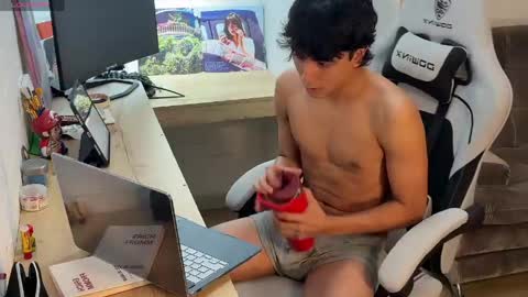 Snapshot of salvatore_montt chatting on 04/21/26, 12:45 salvatore_montt online show from 04/21/26, 12:45