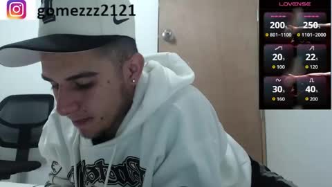 Snapshot of sam2121_ chatting on 11/12/25, 05:41 Sam online show from 11/12/25, 05:41