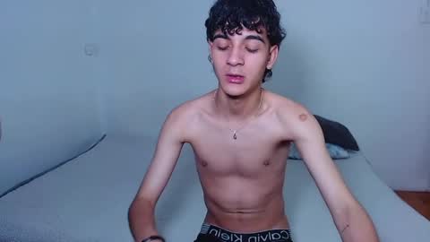 sam__cute online show from 10/30/25, 06:37