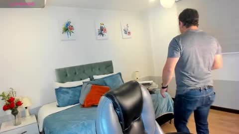 Sam and Molly online show from 02/20/25, 07:08