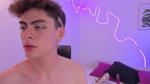 Sam Clark online show from 11/18/25, 03:23