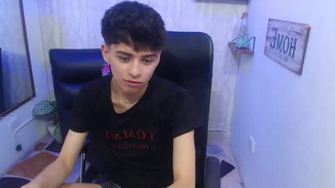 Snapshot of sam_daves chatting on 01/28/25, 05:14 Sam online show from 01/28/25, 05:14