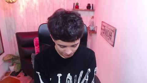 Snapshot of sam_daves chatting on 02/28/25, 01:25 Sam online show from 02/28/25, 01:25