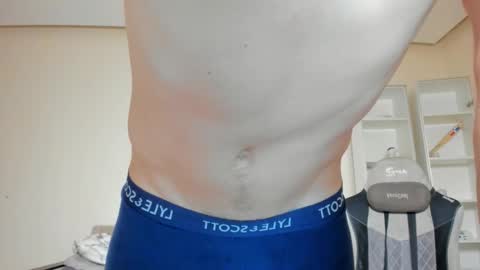 Snapshot of sam_huston18 chatting on 02/18/25, 04:37 BACK IN 2 WEEKS online show from 02/18/25, 04:37