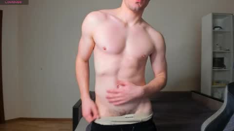 Snapshot of sam_huston18 chatting on 04/08/26, 12:10 BACK IN 2 WEEKS online show from 04/08/26, 12:10