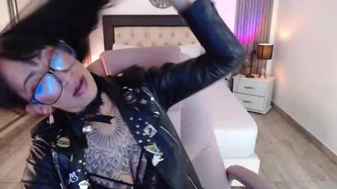 SAM MANSON online show from 02/06/25, 06:24