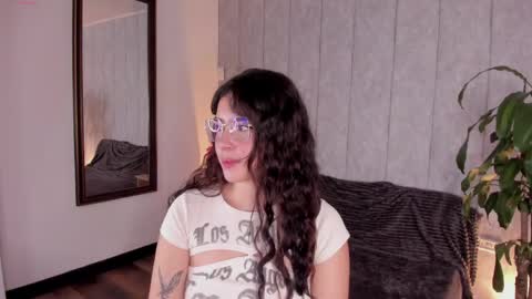 Snapshot of sam_pay chatting on 04/01/26, 12:28 Sam online show from 04/01/26, 12:28