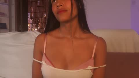 Samantha Roberts online show from 10/20/25, 02:17