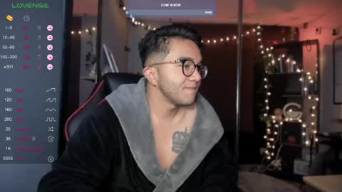 Snapshot of sam_thompson_z chatting on 12/10/24, 03:09 SAMUEL THOMPSON online show from 12/10/24, 03:09