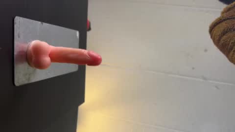 Snapshot of sam_thompson_z chatting on 03/01/25, 02:37 SAMUEL THOMPSON online show from 03/01/25, 02:37