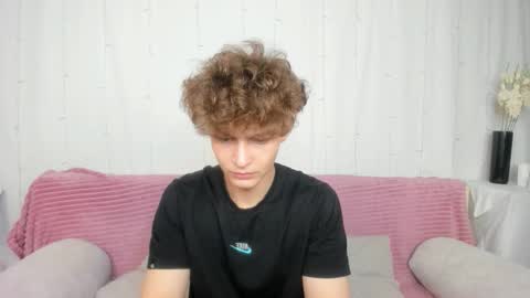 Snapshot of samanie_ chatting on 10/21/25, 12:39 Sam online show from 10/21/25, 12:39