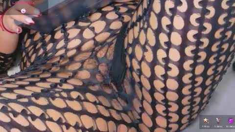 Snapshot of samannthaa_1 chatting on 11/12/25, 09:03 samannthaa_1 online show from 11/12/25, 09:03