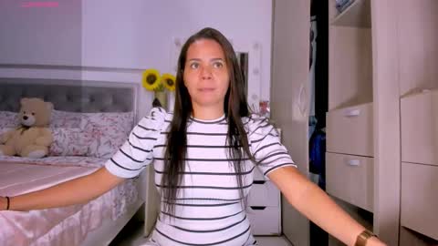 Snapshot of samanta_65 chatting on 12/20/25, 03:13 carolina online show from 12/20/25, 03:13