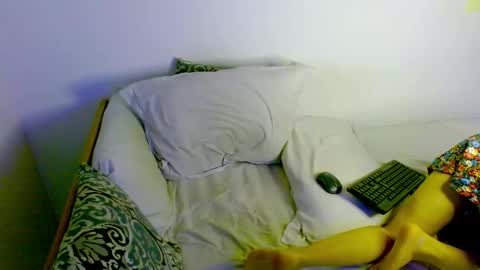 Snapshot of samanta_r_ chatting on 01/12/26, 04:23 Samanta online show from 01/12/26, 04:23