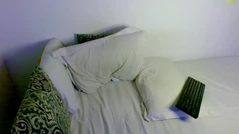 Snapshot of samanta_r_ chatting on 01/15/26, 05:05 Samanta online show from 01/15/26, 05:05