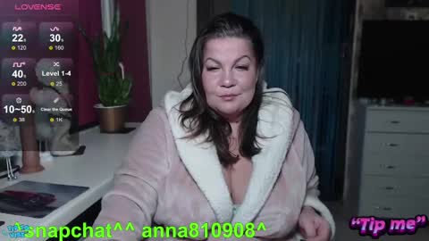 Snapshot of samanta_shy chatting on 12/14/24, 10:39 Marry online show from 12/14/24, 10:39