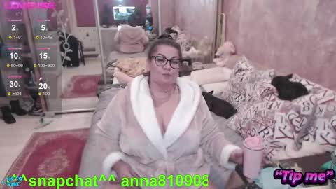 Snapshot of samanta_shy chatting on 12/25/24, 06:30 Marry online show from 12/25/24, 06:30