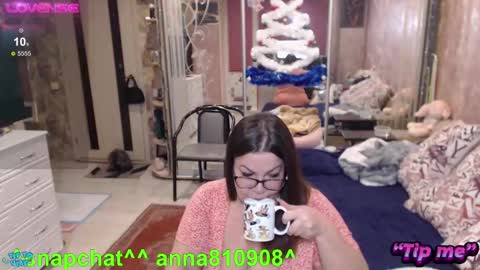 Snapshot of samanta_shy chatting on 01/19/25, 04:57 Marry online show from 01/19/25, 04:57
