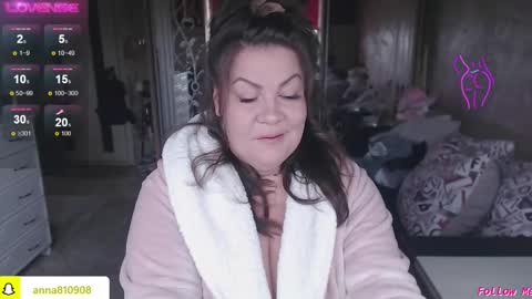 Snapshot of samanta_shy chatting on 10/06/25, 07:06 Marry online show from 10/06/25, 07:06