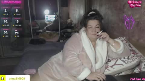 Snapshot of samanta_shy chatting on 10/21/25, 05:46 Marry online show from 10/21/25, 05:46