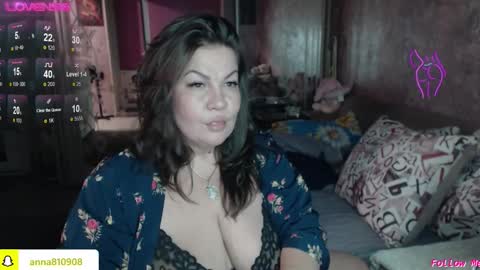 Snapshot of samanta_shy chatting on 10/22/25, 03:01 Marry online show from 10/22/25, 03:01