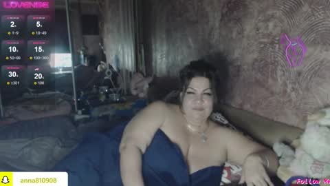 Snapshot of samanta_shy chatting on 11/15/25, 11:43 Marry online show from 11/15/25, 11:43