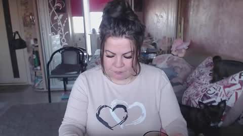 Snapshot of samanta_shy chatting on 11/21/25, 12:48 Marry online show from 11/21/25, 12:48