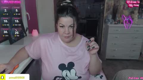 Snapshot of samanta_shy chatting on 01/13/26, 05:18 Marry online show from 01/13/26, 05:18