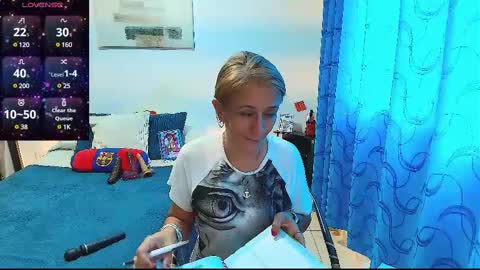 Snapshot of samanta_stone69 chatting on 02/26/25, 08:11 Samanta Stone online show from 02/26/25, 08:11