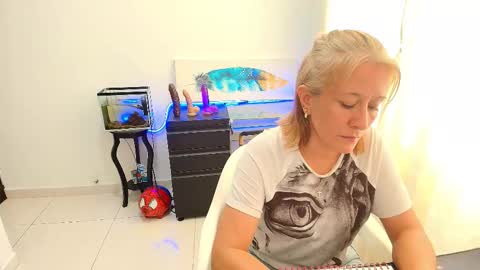 Snapshot of samanta_stone69 chatting on 10/20/25, 06:52 Samanta Stone online show from 10/20/25, 06:52