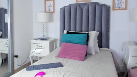 Snapshot of samanta_william chatting on 01/28/25, 02:53 samanta online show from 01/28/25, 02:53