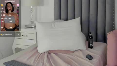 Snapshot of samanta_william chatting on 02/13/25, 06:30 samanta online show from 02/13/25, 06:30