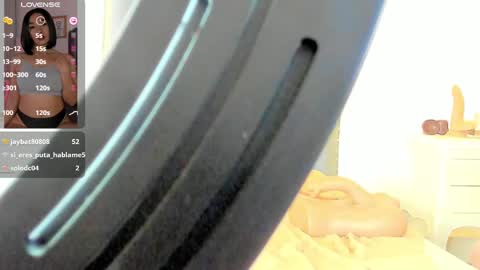 Snapshot of samanta_william chatting on 02/18/25, 06:04 samanta online show from 02/18/25, 06:04