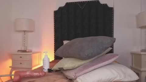 Snapshot of samanta_william chatting on 09/18/25, 02:57 samanta online show from 09/18/25, 02:57