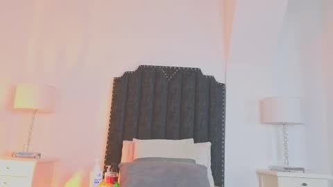 Snapshot of samanta_william chatting on 09/25/25, 02:59 samanta online show from 09/25/25, 02:59