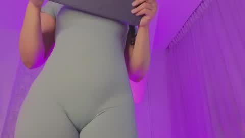 Snapshot of samanta_william chatting on 10/21/25, 03:18 samanta online show from 10/21/25, 03:18