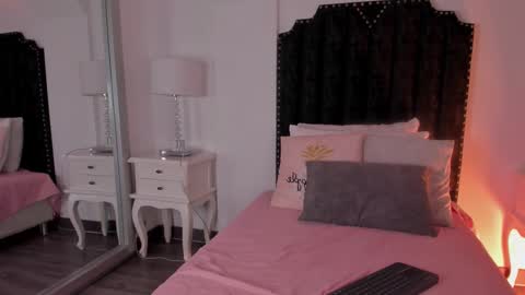 Snapshot of samanta_william chatting on 11/27/25, 03:30 samanta online show from 11/27/25, 03:30