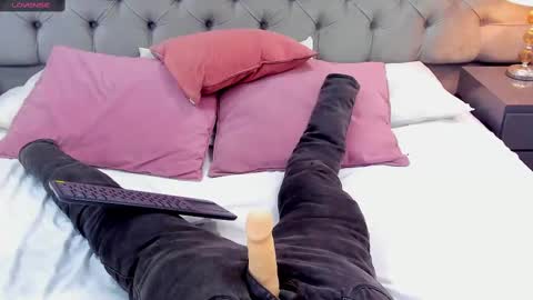 Snapshot of samantaa_g chatting on 03/03/25, 01:42 Samantaa G online show from 03/03/25, 01:42