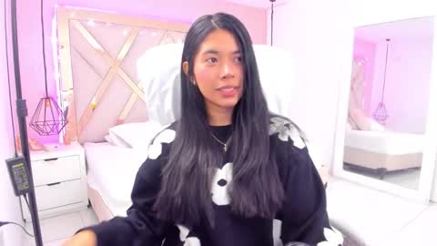 Snapshot of samantaa_shy chatting on 03/25/26, 02:28 sam online show from 03/25/26, 02:28