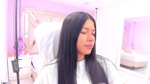 Snapshot of samantaa_shy chatting on 04/08/26, 04:01 sam online show from 04/08/26, 04:01