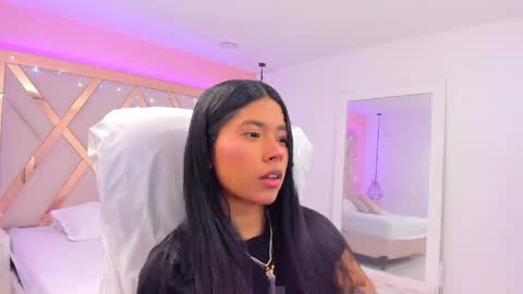 Snapshot of samantaa_shy chatting on 04/10/26, 03:23 sam online show from 04/10/26, 03:23