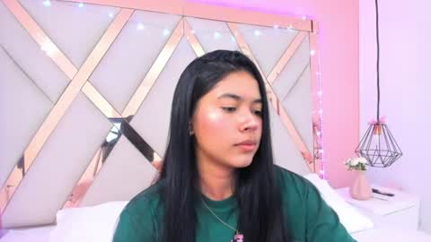 Snapshot of samantaa_shy chatting on 06/25/26, 04:34 sam online show from 06/25/26, 04:34