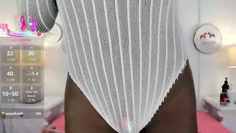 Snapshot of samantamarquez chatting on 12/18/25, 08:04 Samanta online show from 12/18/25, 08:04