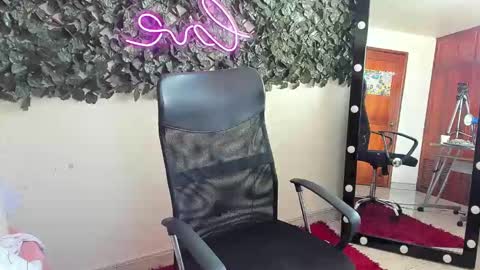 Snapshot of samantaortiz_ chatting on 12/01/25, 07:19 samantaortiz_ online show from 12/01/25, 07:19