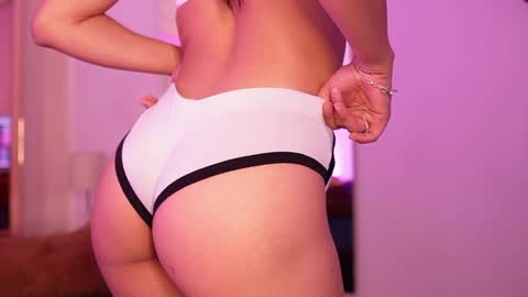 Snapshot of samantavazquez chatting on 04/14/26, 12:00 samantavazquez online show from 04/14/26, 12:00