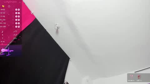 Snapshot of samantha__smile__ chatting on 02/25/25, 05:25 Samanthasmile online show from 02/25/25, 05:25